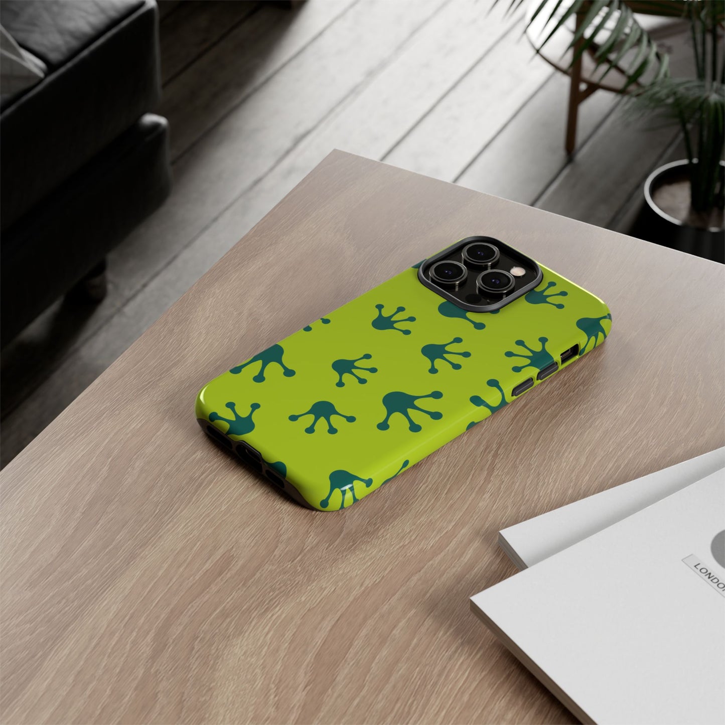 Frog Pattern Phone Case, Fun and Colorful Phone Cover, Durable Phone Protection, Gifts for Nature Lovers, Unique Accessory