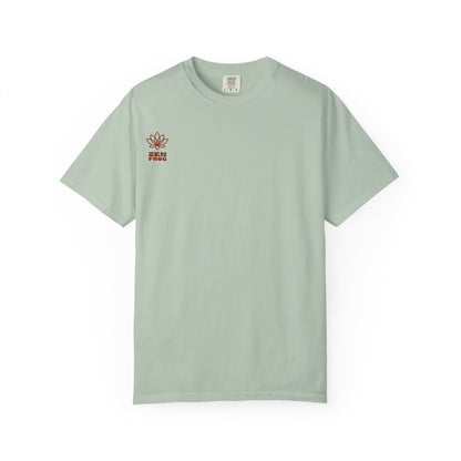 Vibrant Giraffe Graphic Tee, Unisex T-shirt, Gift for Animal Lovers, Casual Wear, Nature-Themed Apparel, Unique Graphic Shirt