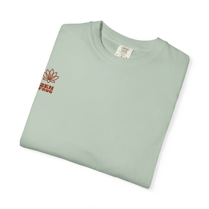Vibrant Giraffe Graphic Tee, Unisex T-shirt, Gift for Animal Lovers, Casual Wear, Nature-Themed Apparel, Unique Graphic Shirt