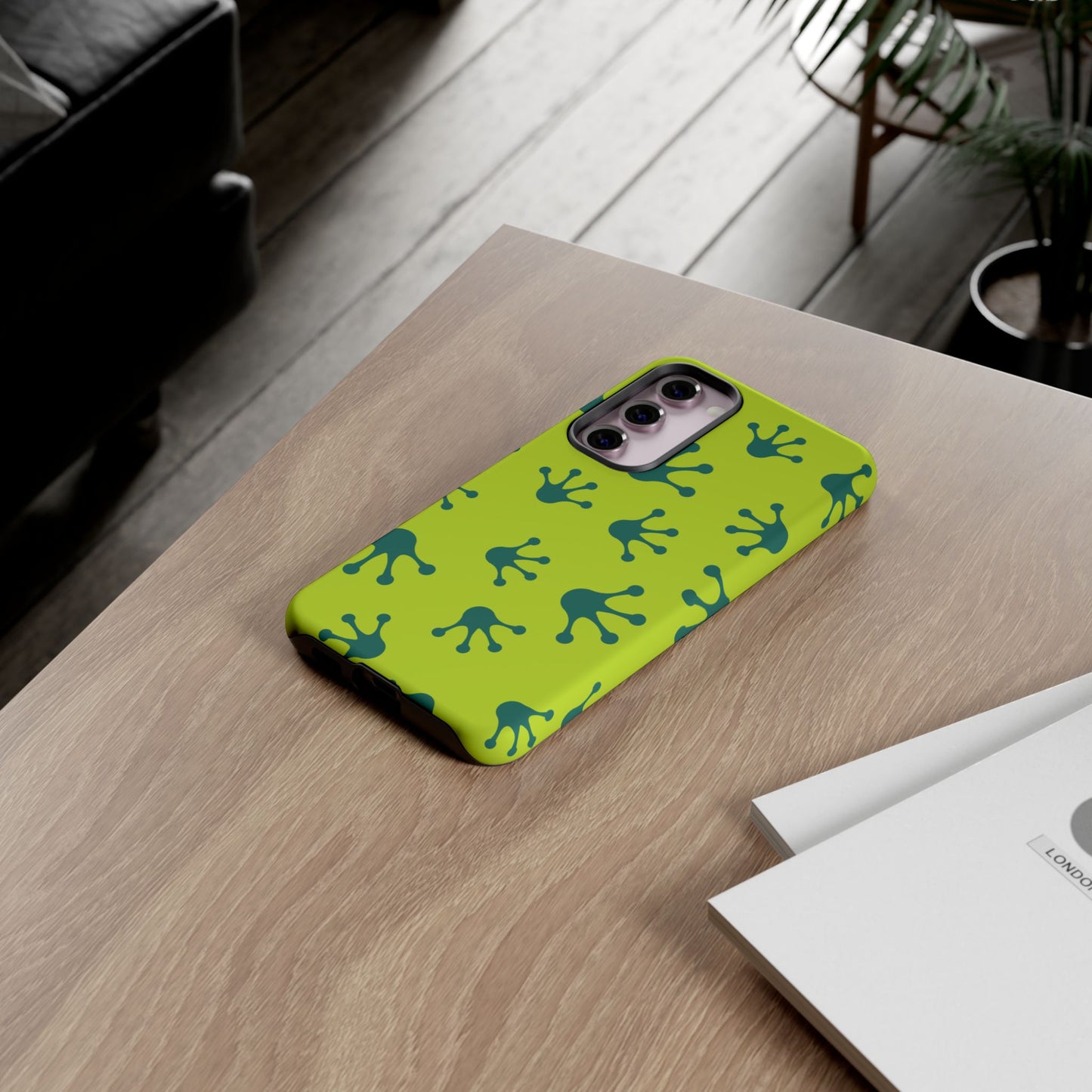 Frog Pattern Phone Case, Fun and Colorful Phone Cover, Durable Phone Protection, Gifts for Nature Lovers, Unique Accessory