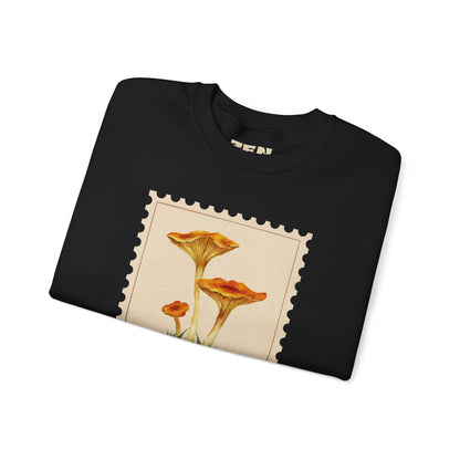 Vintage Floral Crewneck Sweatshirt, Cozy Fall Wear, Unisex Gift, Mushroom Art Apparel, Nature Lover Outfit, Comfy Mushroom Crewneck, Vintage Style