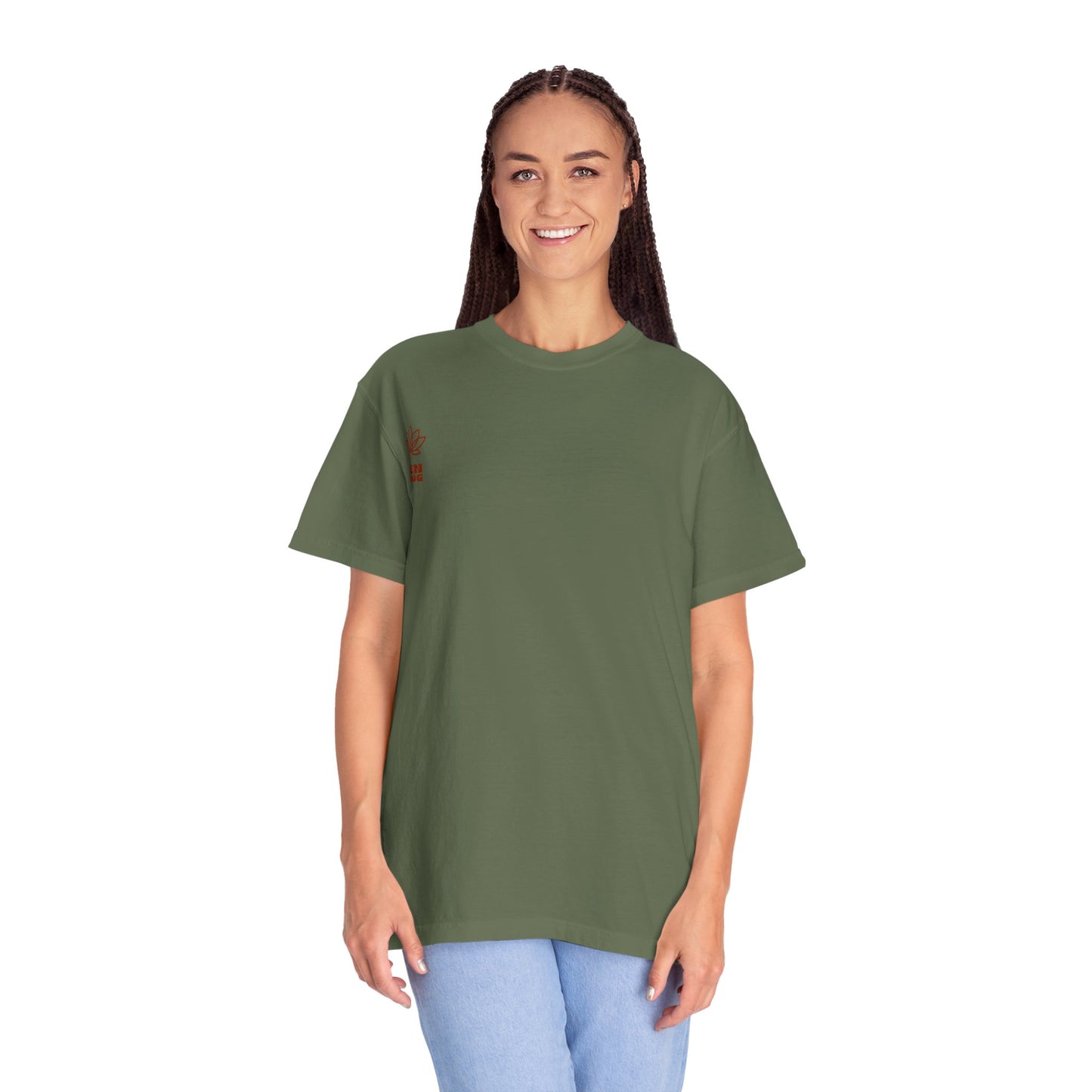 Vibrant Giraffe Graphic Tee, Unisex T-shirt, Gift for Animal Lovers, Casual Wear, Nature-Themed Apparel, Unique Graphic Shirt