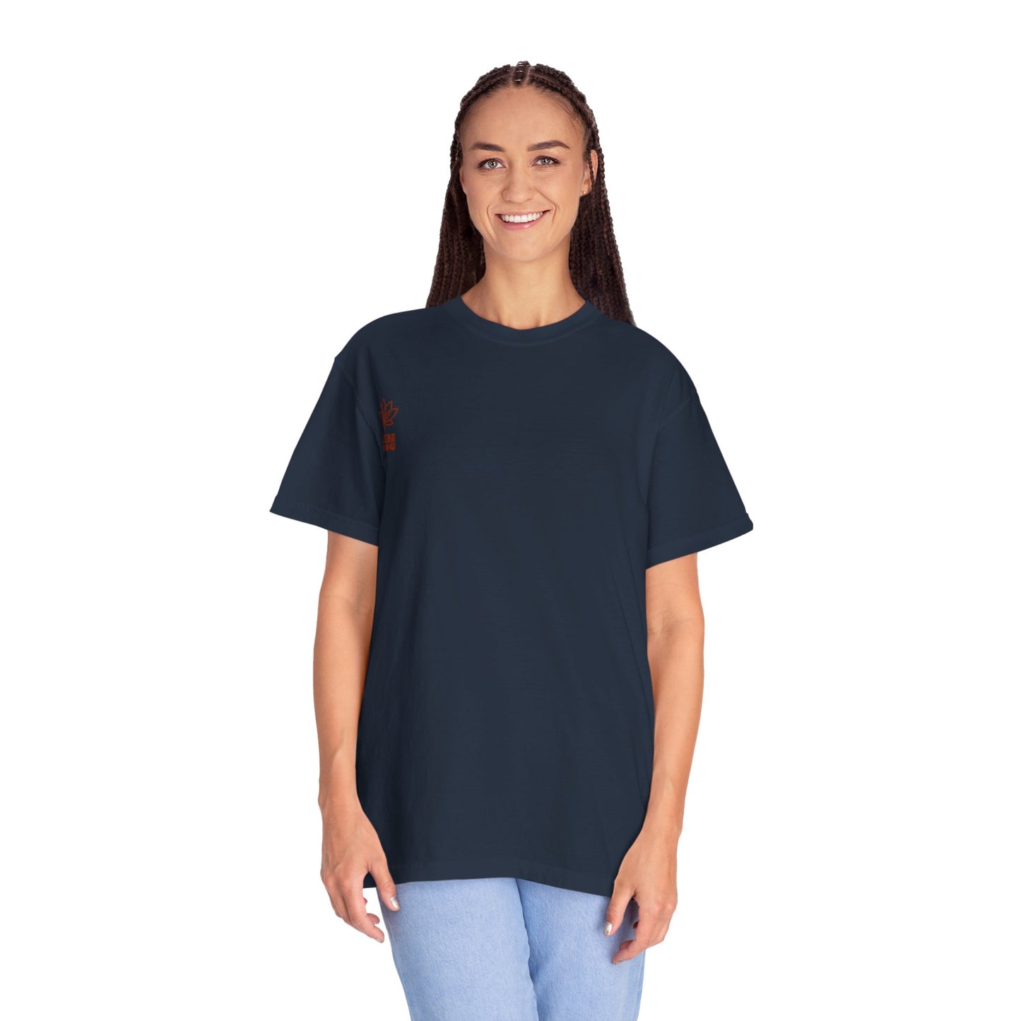 Vibrant Giraffe Graphic Tee, Unisex T-shirt, Gift for Animal Lovers, Casual Wear, Nature-Themed Apparel, Unique Graphic Shirt